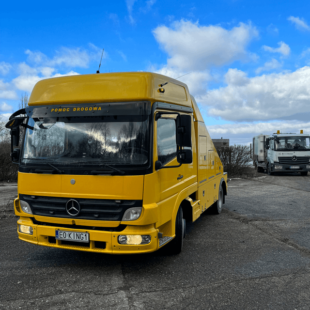 Pomoc drogowa Mercedes-Benz Atego do holowania busów