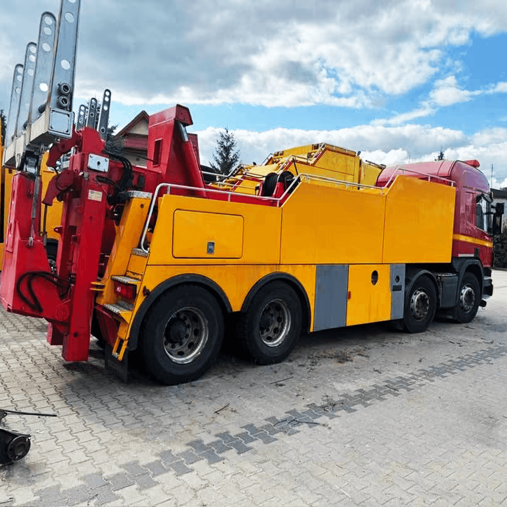 Pomoc drogowa Holownik ciężarowy Scania 8X4 – widok 3