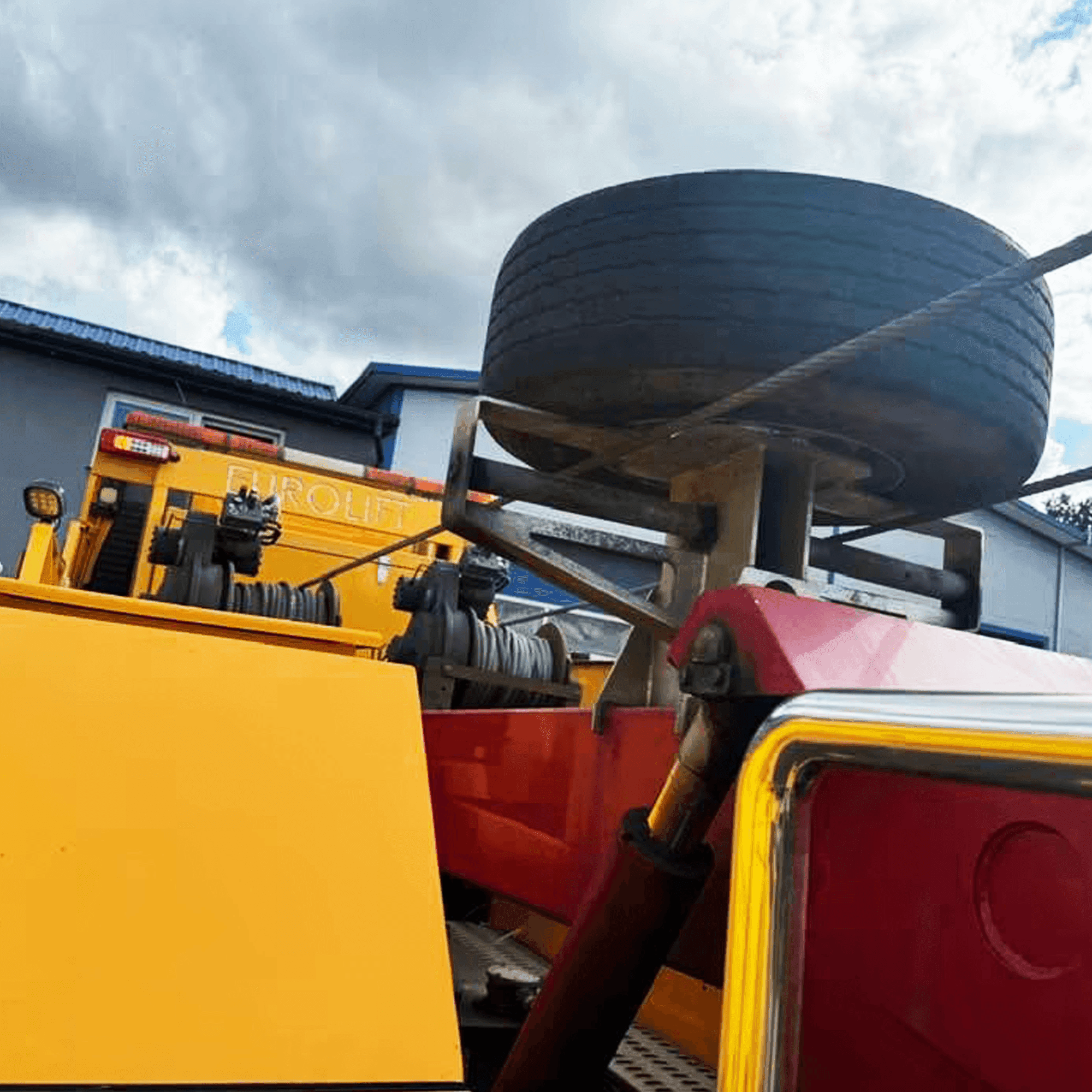 Pomoc drogowa Holownik ciężarowy Volvo FH 500 – widok 5