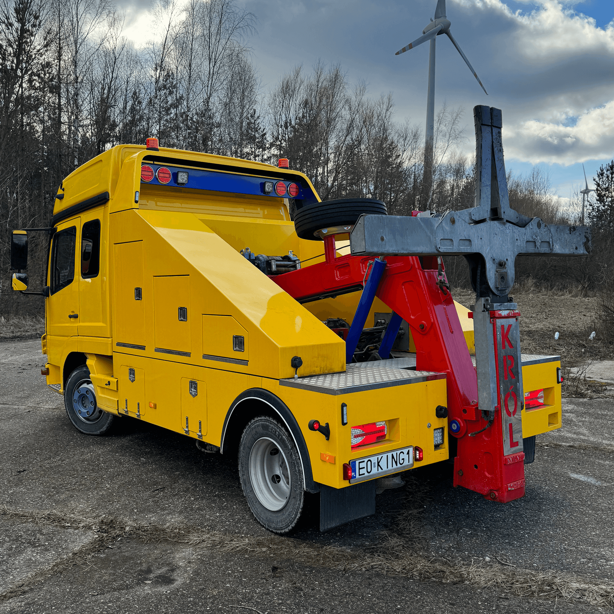 Pomoc drogowa Mercedes-Benz Atego do holowania busów