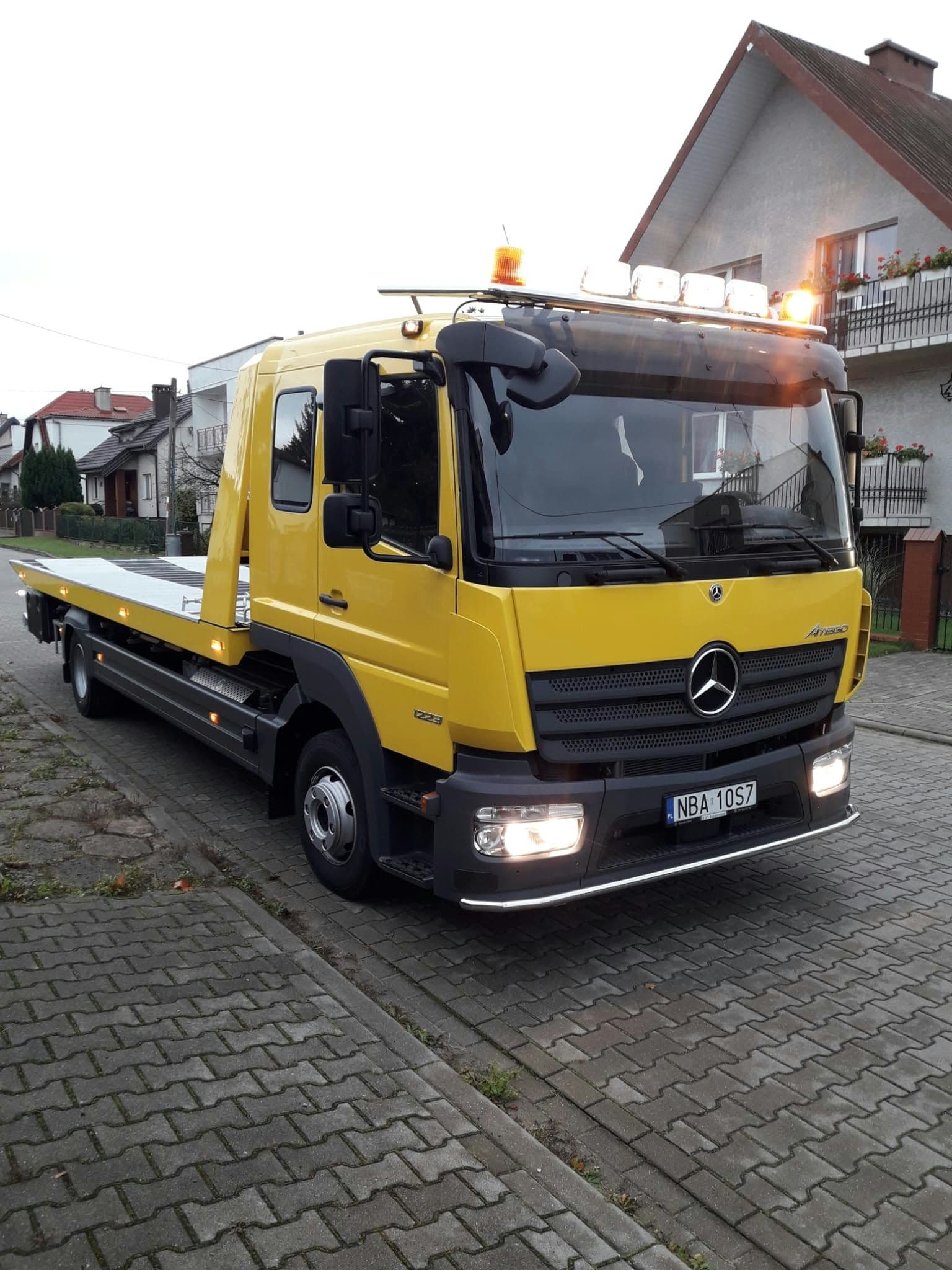 Pomoc drogowa platforma hydrauliczna Mercedes-Benz Atego 1223